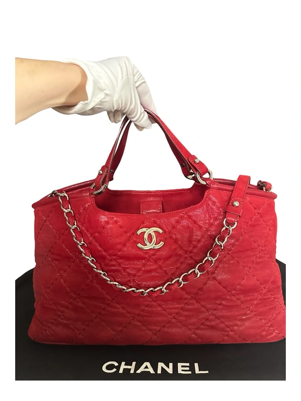 Authentic Chanel Sea Hit Tote Red Iridescent Calfskin Shoulder Bag SHW